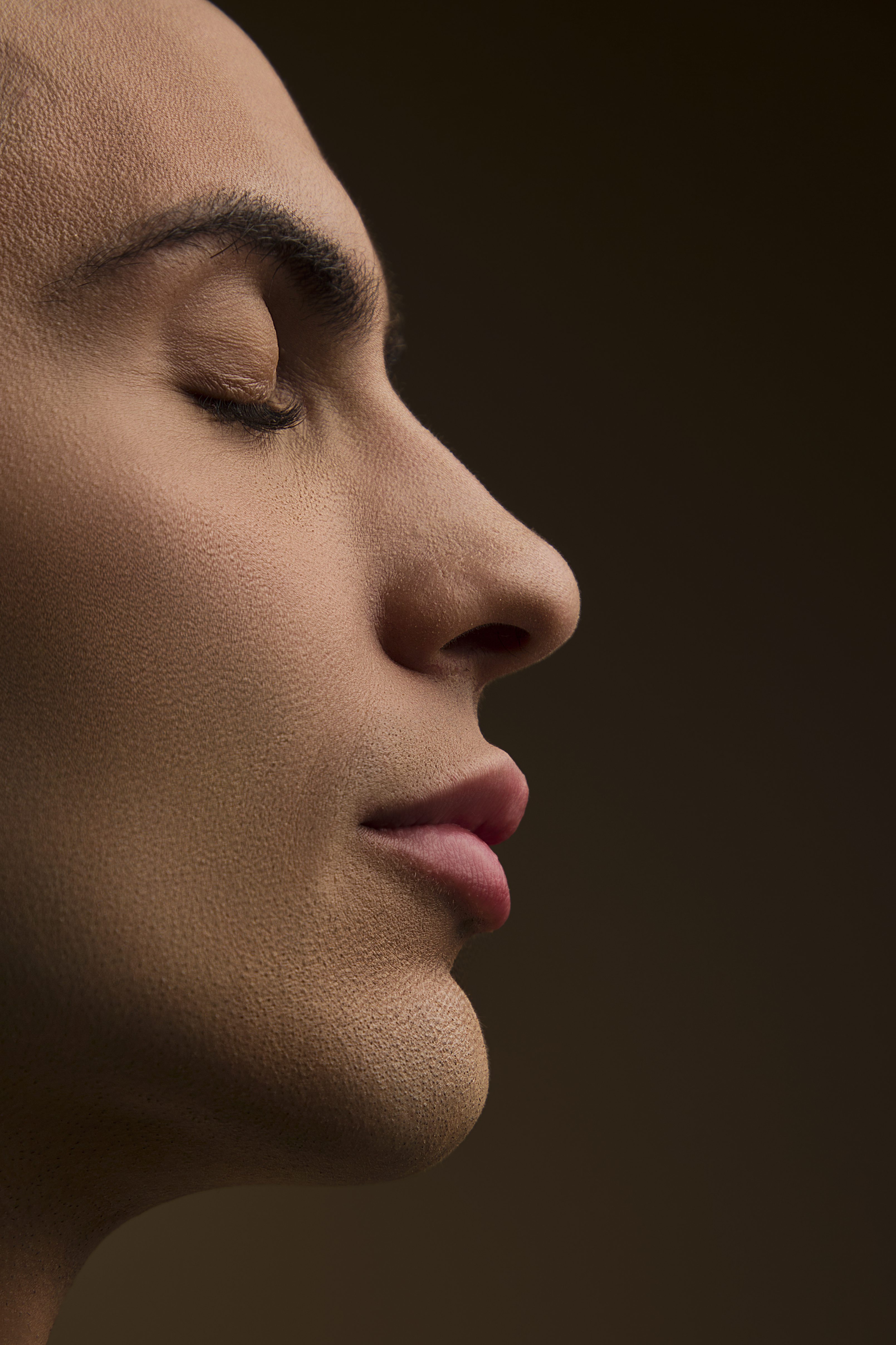 Perfil facial com foco na testa e região dos olhos para tratamento com toxina botulínica
